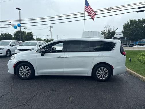 2025 Chrysler Pacifica L