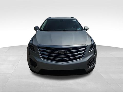 Radiant Silver Metallic 2019 Cadillac XT5 Luxury