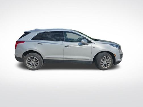 Radiant Silver Metallic 2019 Cadillac XT5 Luxury