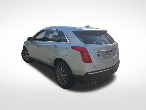 Radiant Silver Metallic 2019 Cadillac XT5 Luxury