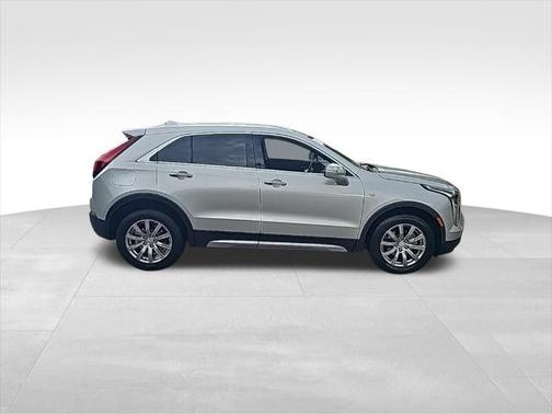 2022 Cadillac XT4 Premium Luxury