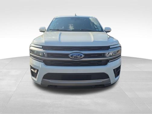 Star White Metallic Tri-Coat 2023 Ford Expedition Max XLT