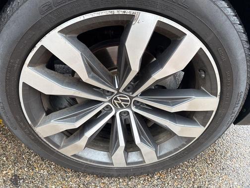 2020 Volkswagen Atlas Cross Sport 3.6L V6 SEL Premium R-Line