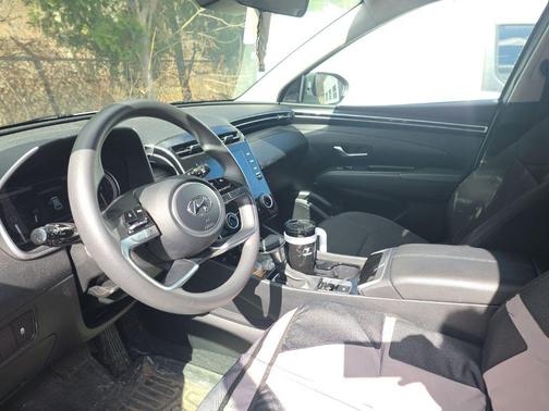 2022 Hyundai TUCSON SE