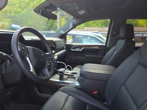 Sterling Gray Metallic 2025 Chevrolet Silverado 1500 LT Trail Boss