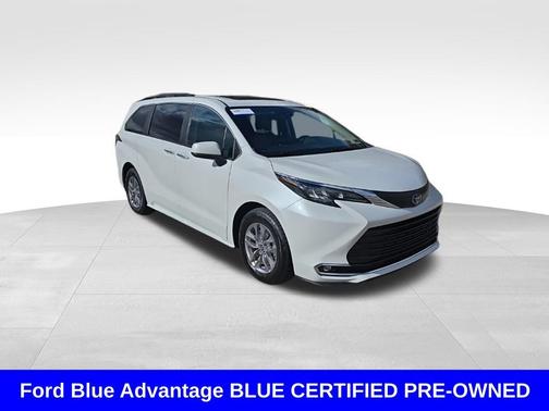 2024 Toyota Sienna XLE