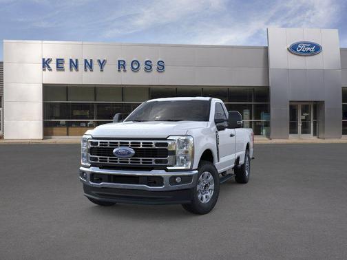 Oxford White 2025 Ford F-350 XLT