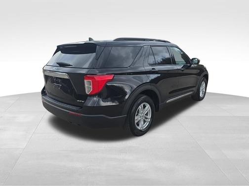 Agate Black Metallic 2023 Ford Explorer XLT