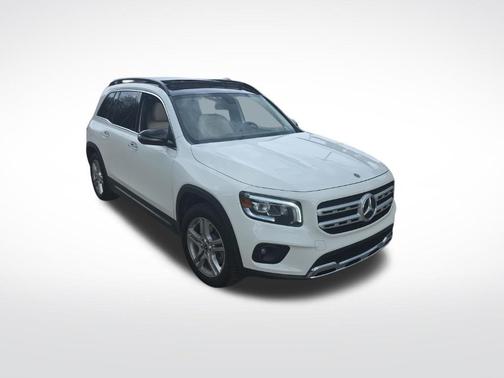 White 2022 Mercedes-Benz GLB 250 4MATIC
