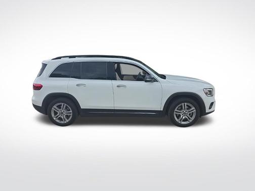 White 2022 Mercedes-Benz GLB 250 4MATIC