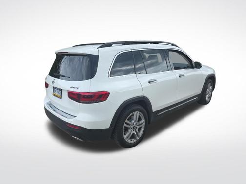 White 2022 Mercedes-Benz GLB 250 4MATIC