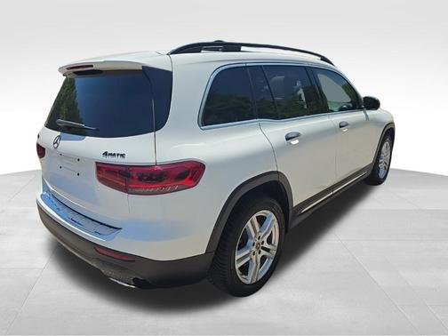 White 2022 Mercedes-Benz GLB 250 4MATIC