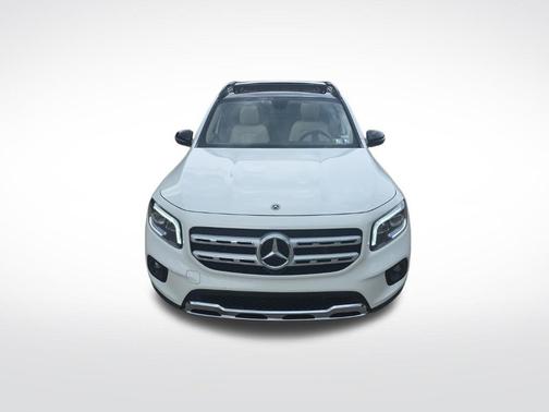 White 2022 Mercedes-Benz GLB 250 4MATIC