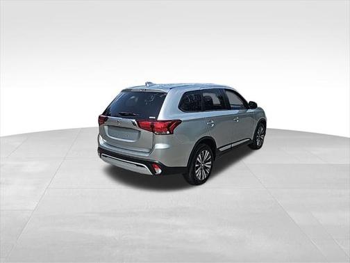 2020 Mitsubishi Outlander ES
