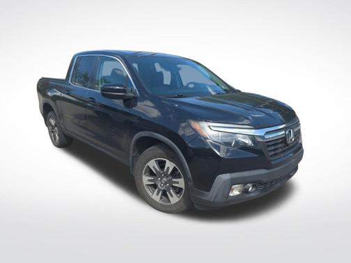 Crystal Black Pearl 2017 Honda Ridgeline RTL