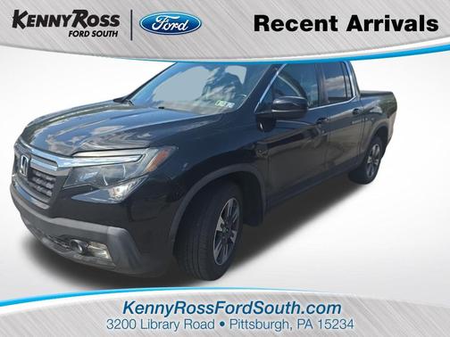 Crystal Black Pearl 2017 Honda Ridgeline RTL