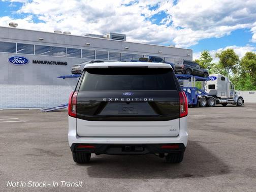 Star White Metallic Tri-Coat 2027 Ford Expedition Max Active 4x4