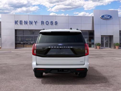 Star White Metallic Tri-Coat 2027 Ford Expedition Max Active 4x4