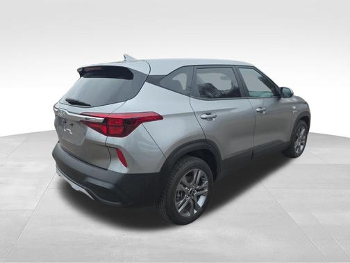 2023 Kia Seltos LX