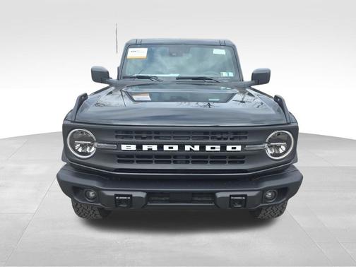 Shadow Black 2024 Ford Bronco Black Diamond