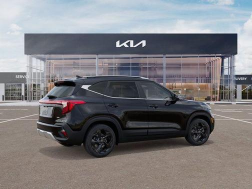 Fusion Black 2026 Kia Seltos EX