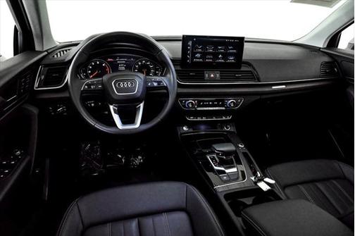 2023 Audi Q5 45 S line Premium