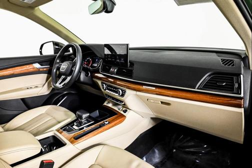 2022 Audi Q5 45 S line Premium
