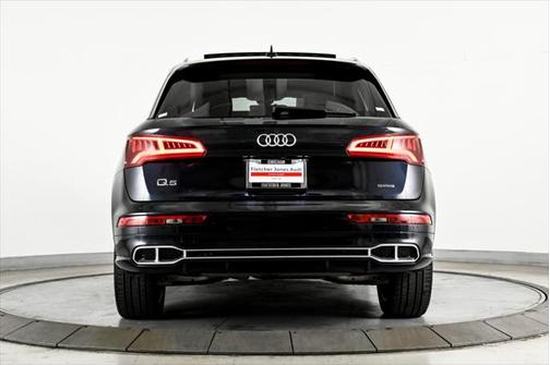 2020 Audi Q5 Prestige w/ 20s & CWP