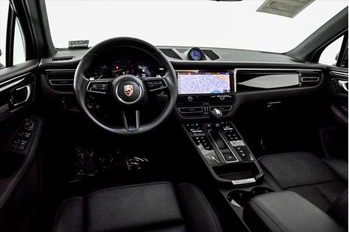 2023 Porsche Macan Base
