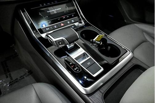 2022 Audi Q7 45 Premium Plus