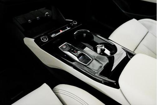 2025 Audi Q6 e-tron Prestige quattro