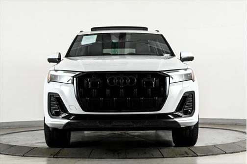 2025 Audi Q7 45 Premium Plus