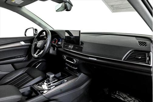 2023 Audi Q5 45 S line Premium