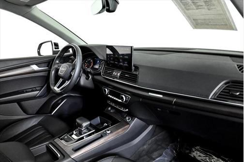 2022 Audi Q5 45 S line Premium