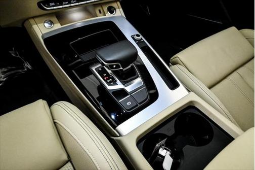 2024 Audi Q5 45 S line Premium Plus