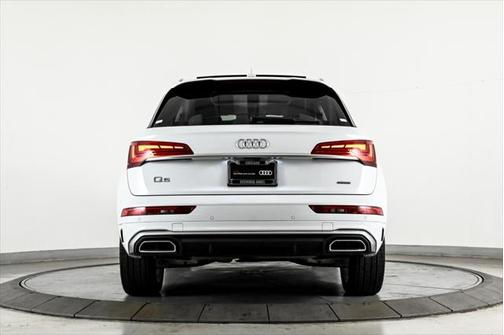 2025 Audi Q5 45 S line Prestige