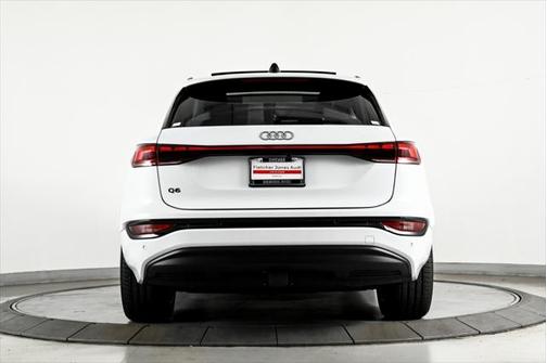 2025 Audi Q6 e-tron Prestige quattro