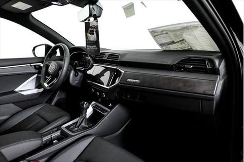 2025 Audi Q3 S line Premium 45 TFSI quattro