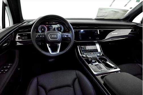 2025 Audi Q7 45 Premium Plus