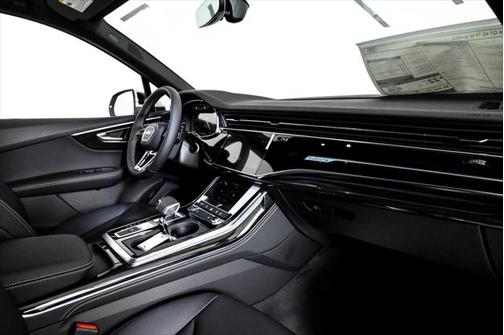 2025 Audi Q7 45 Premium Plus