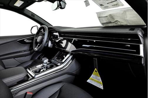 2025 Audi Q8 55 Premium Plus