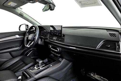 2022 Audi Q5 45 S line Premium Plus