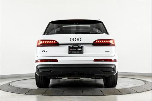 2024 Audi Q7 55 Premium Plus