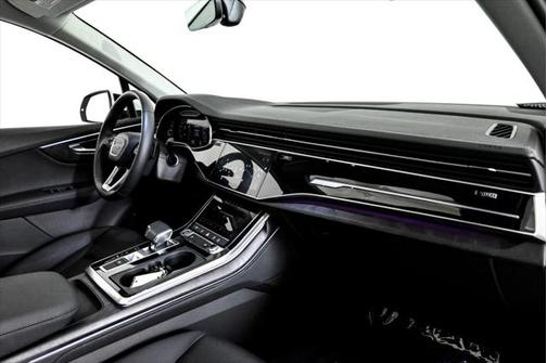 2024 Audi Q7 55 Premium Plus