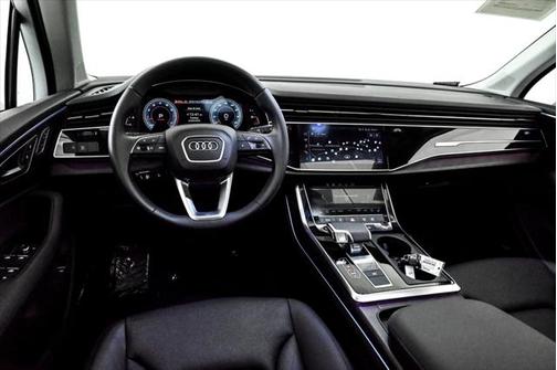 2024 Audi Q7 55 Premium Plus