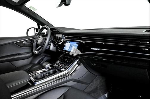 2025 Audi Q7 45 Premium Plus