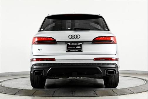 2025 Audi Q7 45 Premium Plus