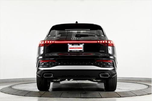 2025 Audi Q5 Premium 2.0 TFSI quattro