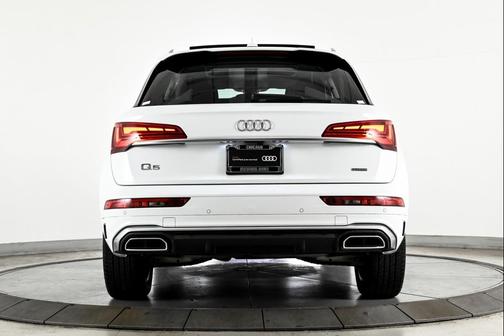 2024 Audi Q5 45 S line Premium