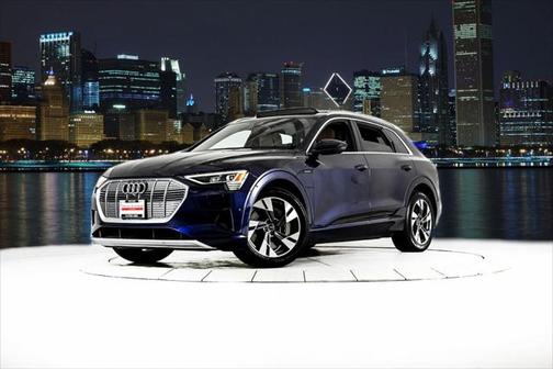 2022 Audi e-tron Premium Plus
